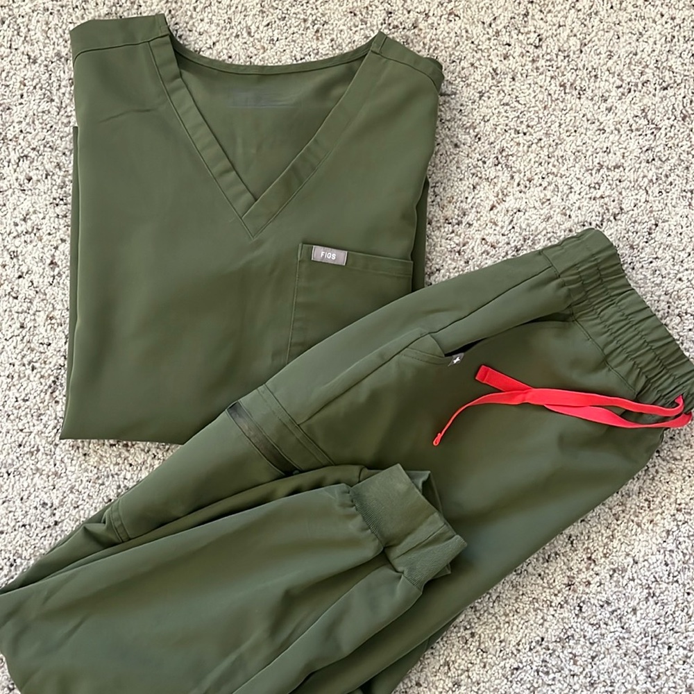 FIGS Technical Collection Large Dark Olive Set